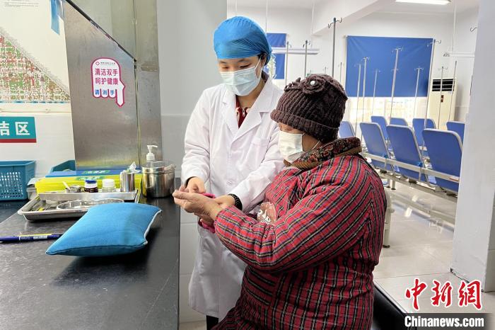 新春走基層 湖北返鄉醫學生支援農村醫療機構，吉護健康